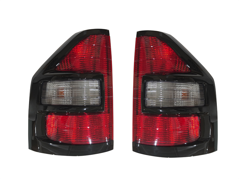 V73 尾燈（白、黑、電鍍框）（01）
